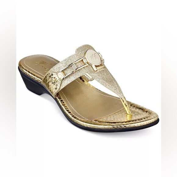 Marc Fisher Gold Amina Thong Sandals Size 9 LNC - Picture 1 of 7
